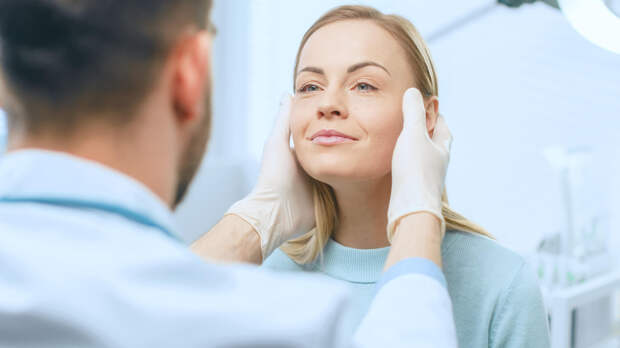 266855-como-reduzir-a-assimetria-facial-saiba-como-um-dentista-pode-ajudar