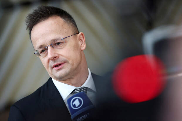 Сийярто прокомментировал угрозы Зеленского в адрес в Орбана