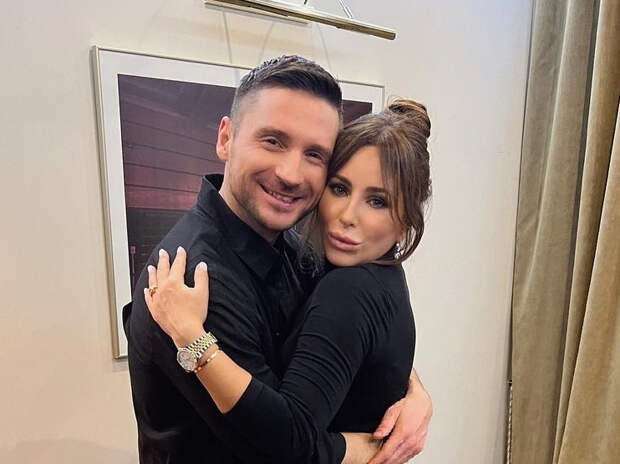 Лорак зажгла на концерте Лазарева, Дава купил матери авто за 5 млн. Соцсети звезд