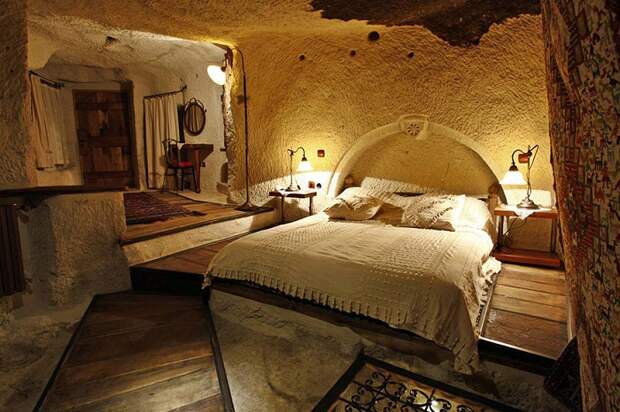 Уютная спальня в каменном отеле Fairy Chimney Inn(Турция). Уютная спальня в каменном отеле Fairy Chimney Inn(Турция).