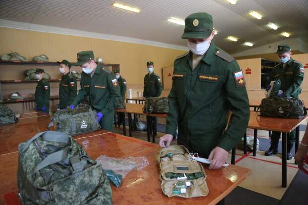 На сборном пункте призывникам выдадут обмундирование / Фото: Артур Новосильцев