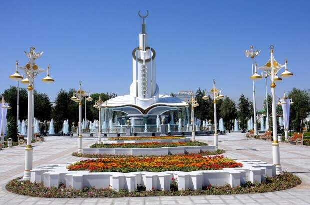 5 загадочных запретов в стране Туркменбаши 5 загадочных запретов в стране Туркменбаши