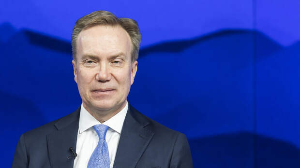 Глава Всемирного экономического форума ушел в отставку из-за связей с Эпштейном