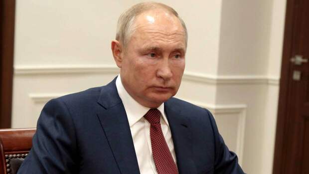 Путин поручил проработать вопрос необоснованного роста цен на школьное питание