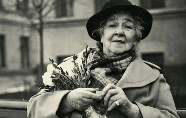 В последние годы жизни Раневской приходилось пить чай без сахара