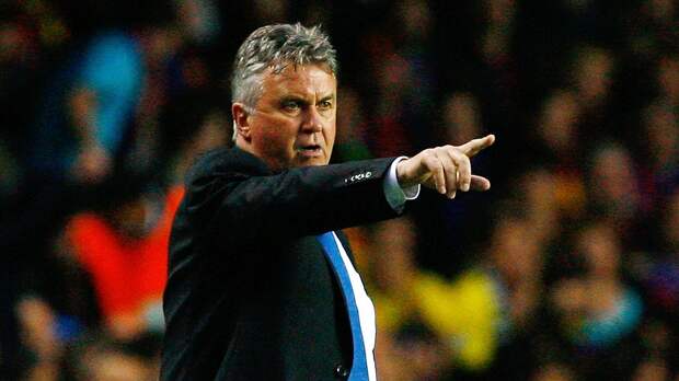 Хиддинк: «Сборная России должна продолжать играть. После наступления мира все вернется к более счастливым временам»