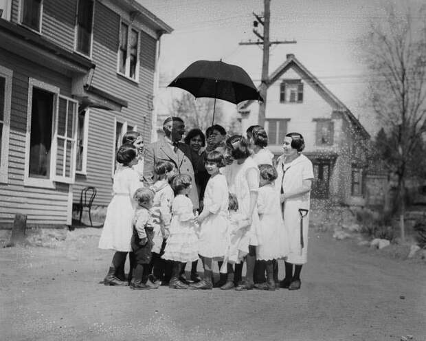 В семье 15 человек: их нелегкая, но веселая жизнь в фотогрфиях