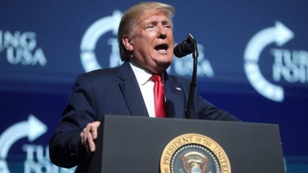 Трамп хочет пересмотреть статус движения "Антифа" в США Трамп хочет пересмотреть статус движения "Антифа" в США