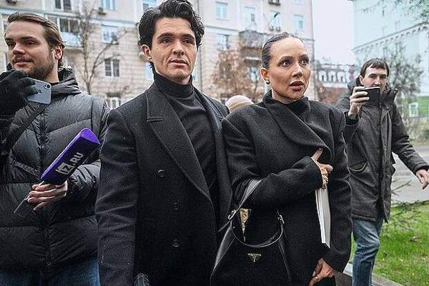 Жених Лерчек рассказал о ее лечении от рака