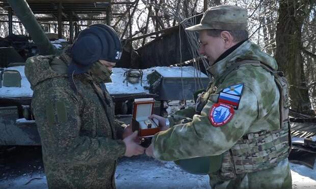 Бойцы получили наградные часты от губернатора Поморья