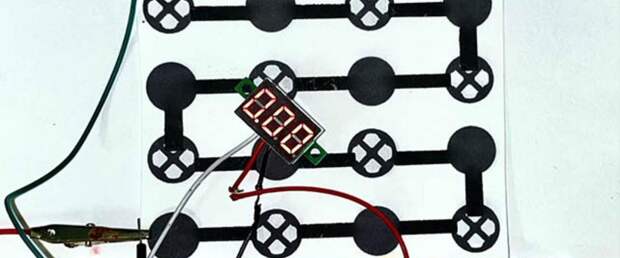 Бумажный генератор создает электричество из воздуха