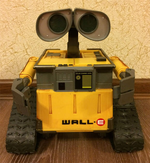 WALL-E на базе Arduino UNO c управлением по Bluetooth