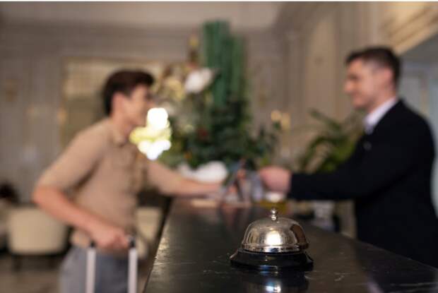 В России запустили систему заселения в отели без паспорта: как это работает?