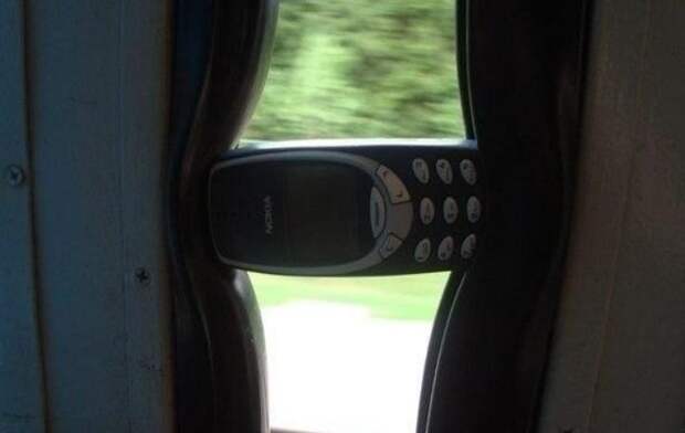 Отличный упор Отличный упор Nokia 3310, гаджеты, кнопочные телефоны, кнопочный телефон, ностальгия, приспособления, телефоны