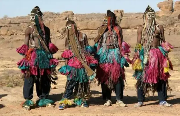 Грязевые, древесные и водные люди — как живут самые загадочные племена (4 фото + видео)