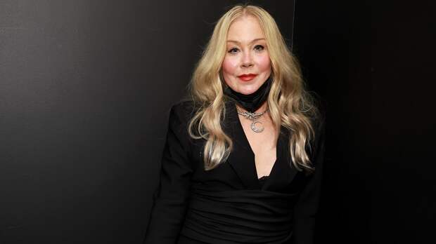 Тяжелобольная звезда «Друзей» Кристина Эпплгейт не встаёт с постели