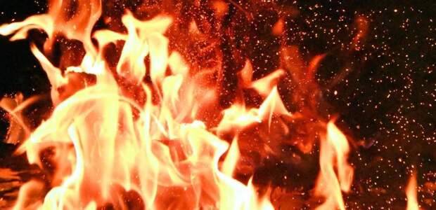 В Приморье крупное пламя разрушило жилой дом