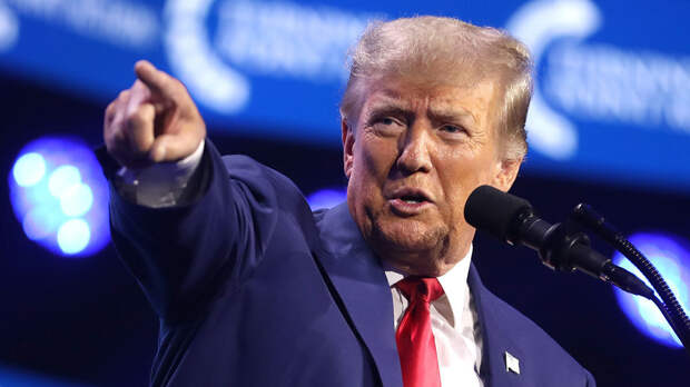 Трамп неоднократно заявлял, что НАТО ему не нравится. Хотя предвыборная гонка на самом деле, тут идет побочным эффектом.