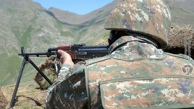 Минобороны Азербайджана обвинило Армению в нарушении соглашения о прекращении огня на границе