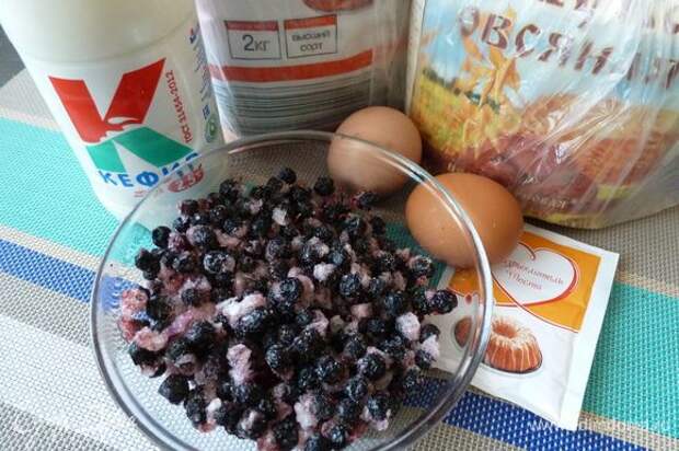 Подготовим продукты для блинчиков. Черника у меня замороженная (наша, северная). Блинчики я старалась приготовить максимально полезными, поэтому я взяла два вида муки — пшеничную и овсяную. Подготовим продукты для блинчиков. Черника у меня замороженная (наша, северная). Блинчики я старалась приготовить максимально полезными, поэтому я взяла два вида муки — пшеничную и овсяную.