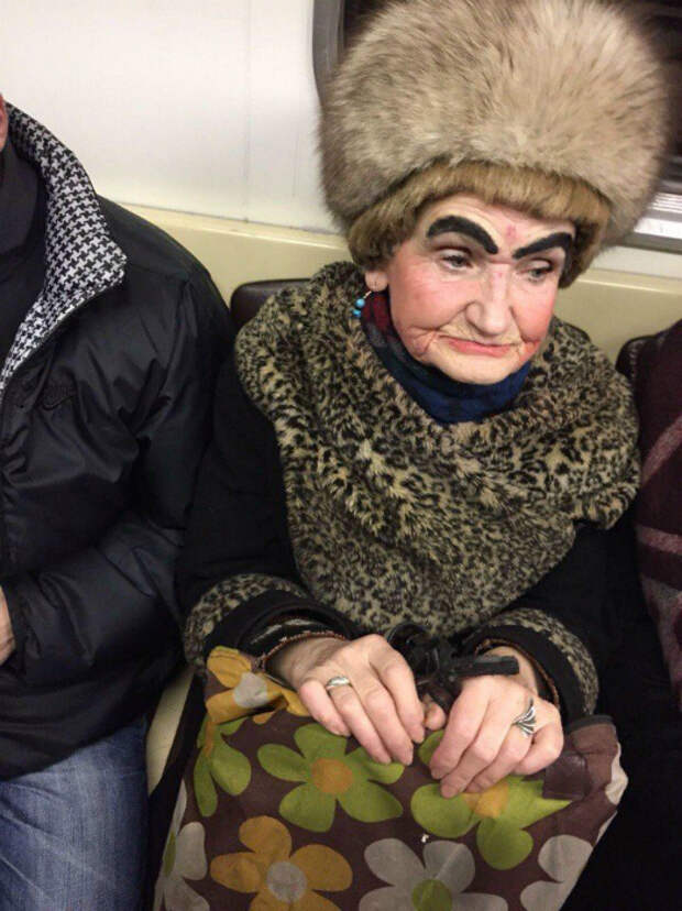 Меха и брови.