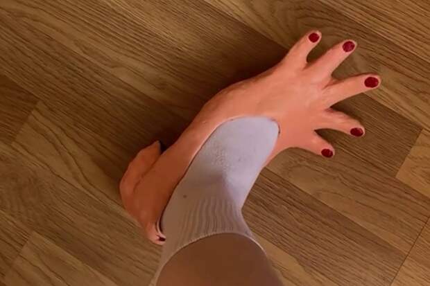 В сети оценили кастомные свадебные туфли российской художницы фразой «пойдут на развод»