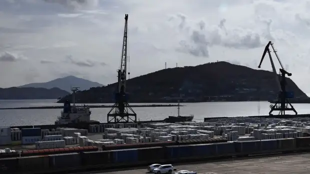 При затоплении краболовного судна в Приморье погиб один член экипажа