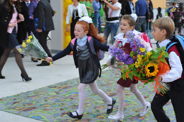 Запись в первые классы Подмосковья начнется раньше срока: главные даты и правила