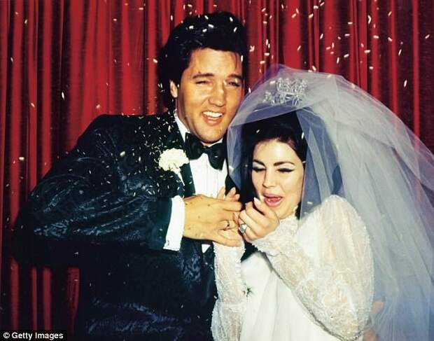 Свадьба Элвиса и Присциллы Болье 1 мая 1967 года в отеле "Аладдин"Лас-Вегасе архив, знаменитости, интересно, история, редкие снимки, фото, фотоальбом, элвис пресли