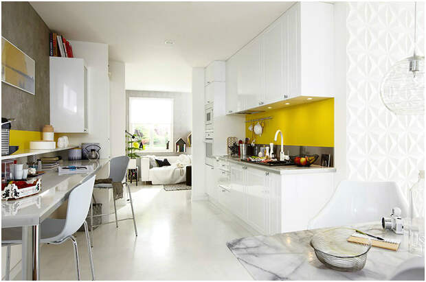 Светлая кухня бело-жёлтого цвета