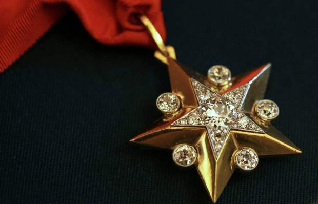 Когда в России упразднили маршальскую звезду - бриллиантовый знак отличия высших офицеров