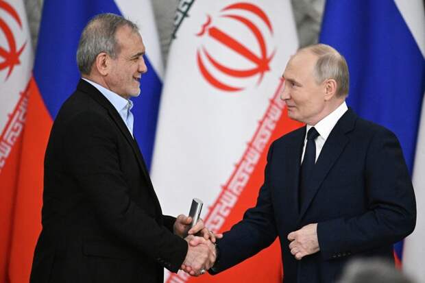 Пезешкиан в разговоре с Путиным поблагодарил за позицию России и гумпомощь