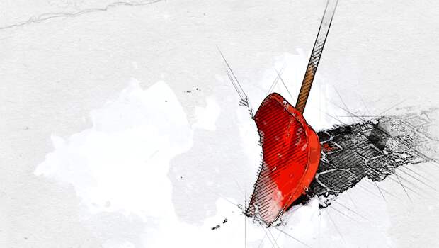 Баба Нина из Орла расчищает завалы снега на улице Ленина