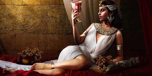 Клеопатра называла себя новой Исидой.