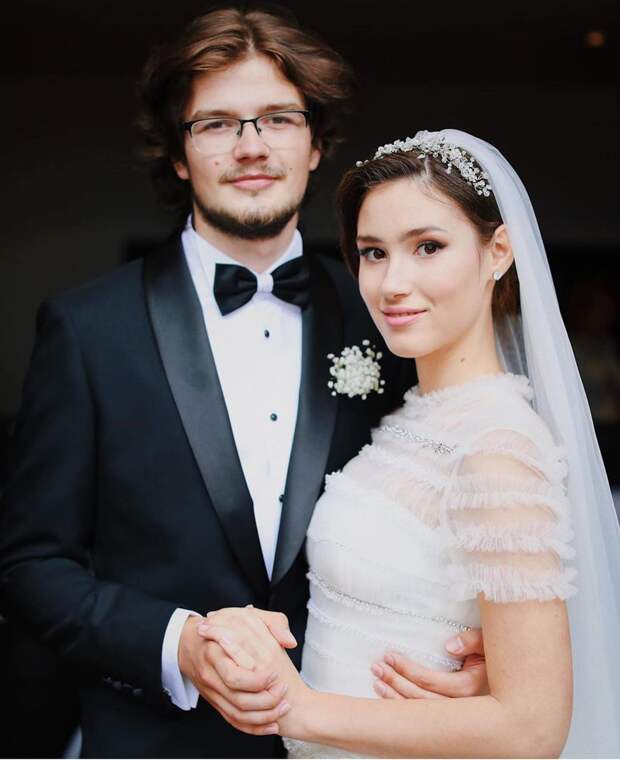 «Есть вещи, которые в моем понимании с браком несовместимы» — 19-летняя Дина Немцова о разводе с мужем