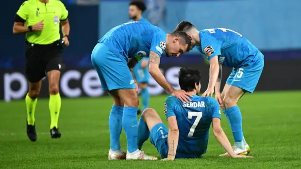 Азмун покинул на костылях «Газпром-Арену» после матча с «Челси» 