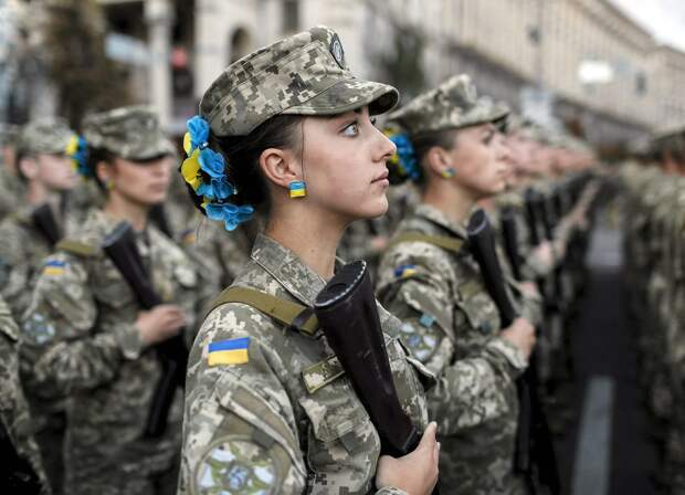 РИАН: В Семеновке в ДНР видели говорящих по-немецки девушек-снайперов
