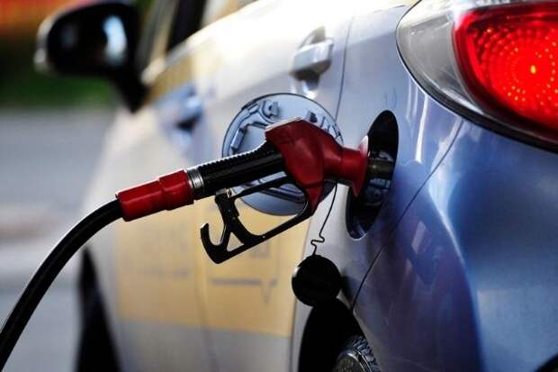 Бензин на АЗС России до конца года будет только дорожать