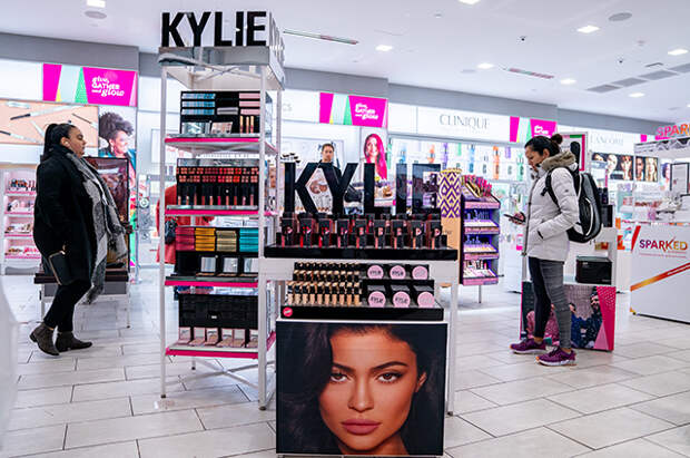 Продукция марки Kylie Cosmetics 
