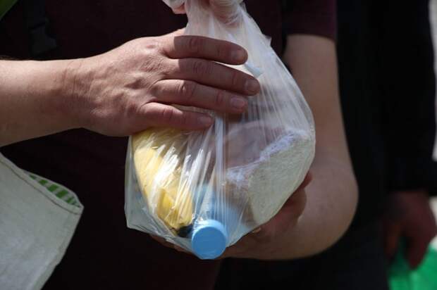 Добро не уходит на карантин: 10 тысяч продуктовых наборов для бездомных собрали за два месяца в Хорошевском Фото с сайта движения «НебомЖивы»