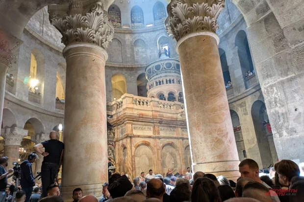 Церемония Благодатного огня в Иерусалиме пройдет без паломников