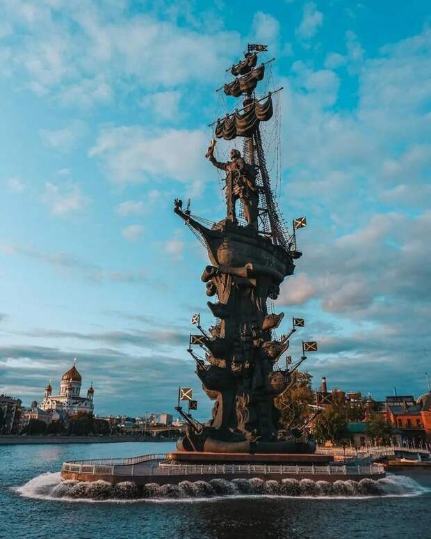 Впечатляющие статуи планеты, которые дадут фору высоткам