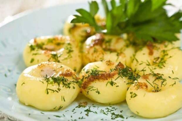 Картофельные галушки с курицей. Сытное и аппетитное кушанье украинской кухни