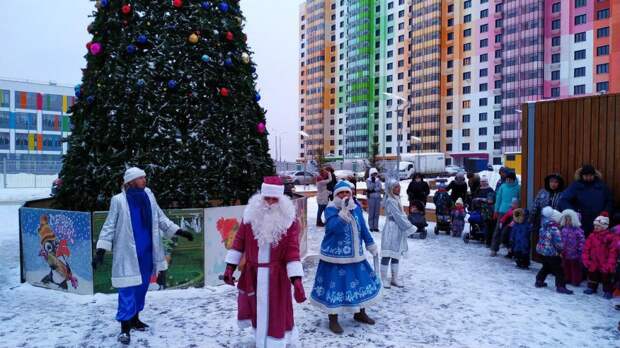 Более десятка новогодних программ пройдет в Северном Фото с сайта СДЦ «Норд»