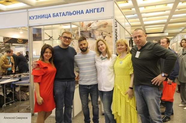 Батальон «Ангел» поразил Петербург ножами из осколков Донбасса