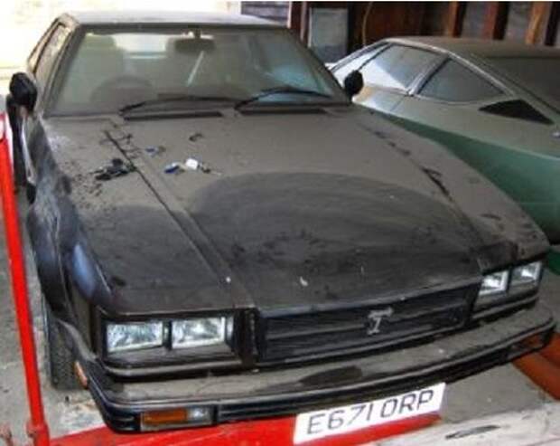 Еще один заброшенный гараж (16 фото)