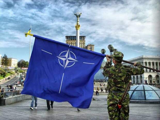Украина всё еще надеется, что её ждут в ЕС и НАТО