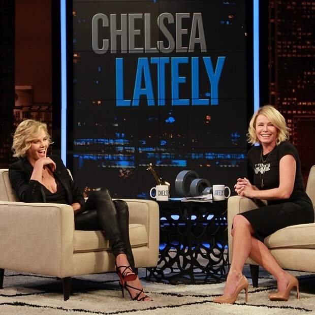 Tonight, this ugly pile of garbage. Фото: chelseahandler