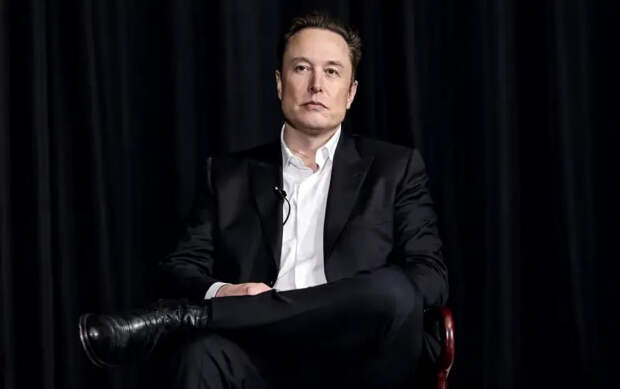 Илон Маск обслуживает интересы ВСУ в режиме онлайн