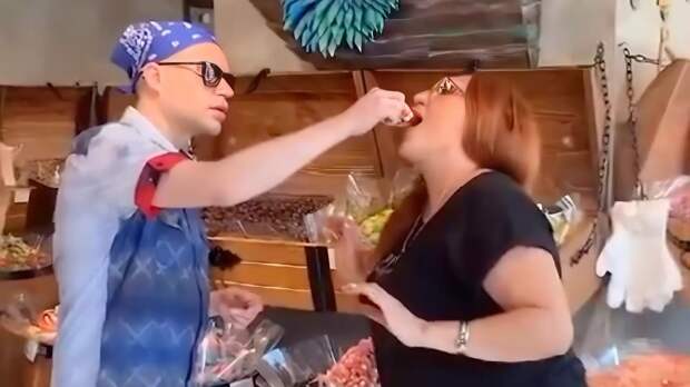 57-летняя Айсылу Чижевская сбежала от свадьбы с Гогеном Солнцевым